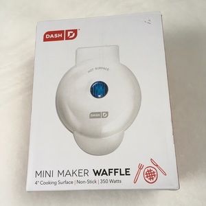 Dash 4” Mini Maker Waffle White Non Stick 350 Watts New